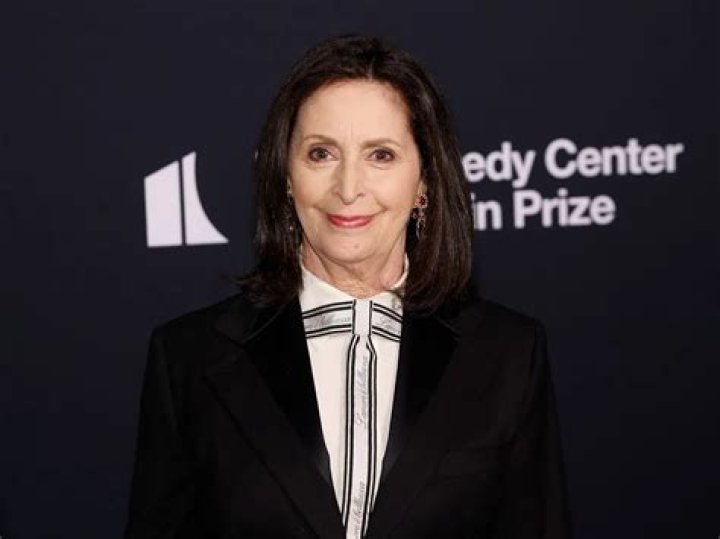 
Who is Amy Entelis? 